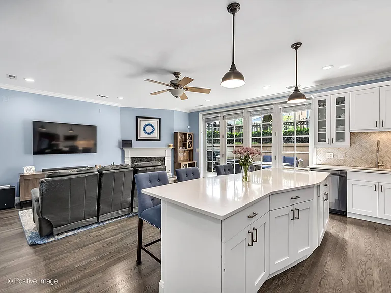 3715 N Wilton Ave #1 — Photo 5