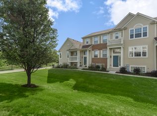 532 Lincoln Station Dr, Oswego, IL 60543