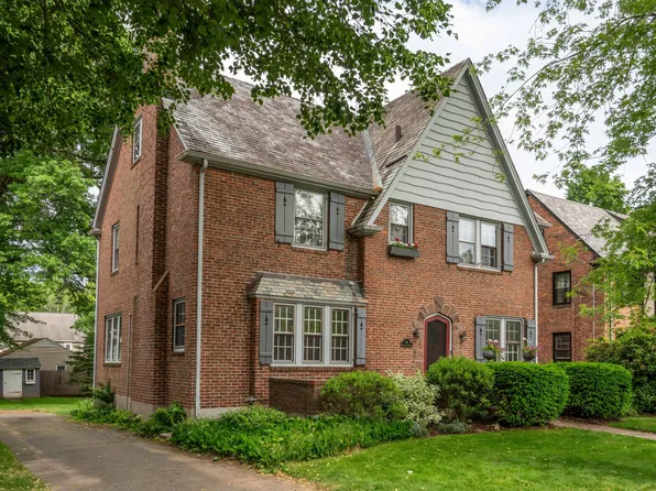 34 Middlefield Drive, West Hartford, CT 06107