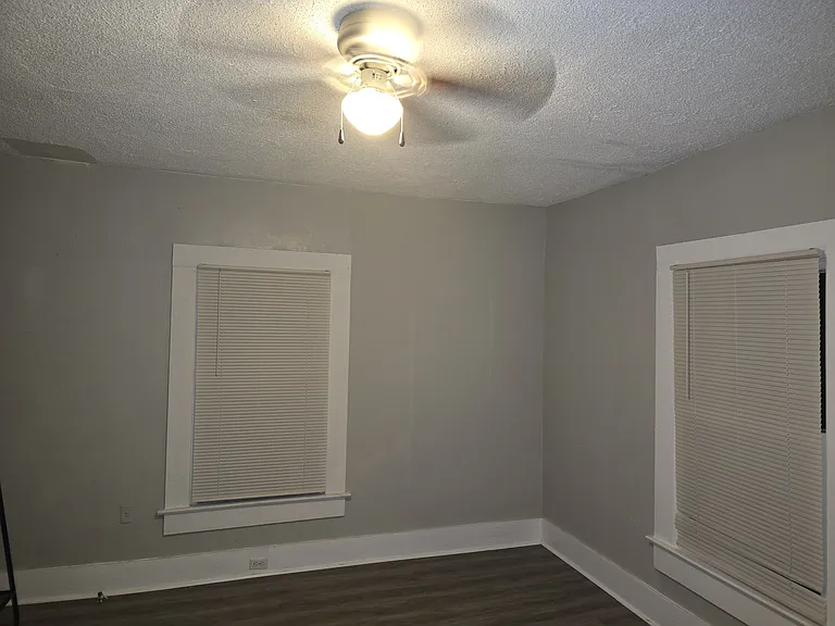 155 W Hannon St — Photo 5