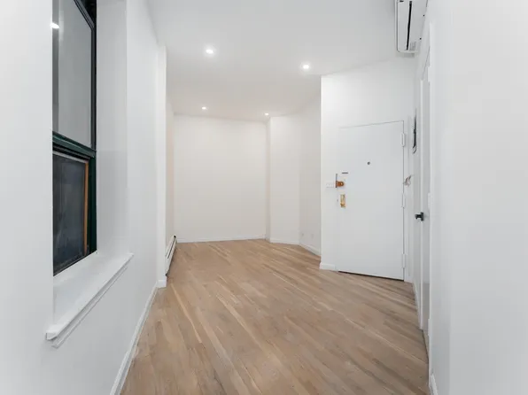 135 West 24th Street image 13 of 17