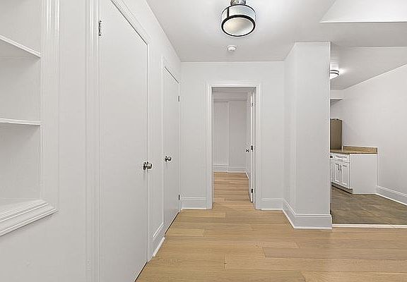 4th image of 225 W 23rd St APT 1S