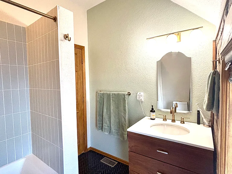 126 Galapago St — Photo 26