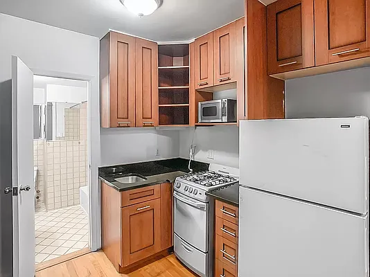 Rented by Brown Harris Stevens | media 10