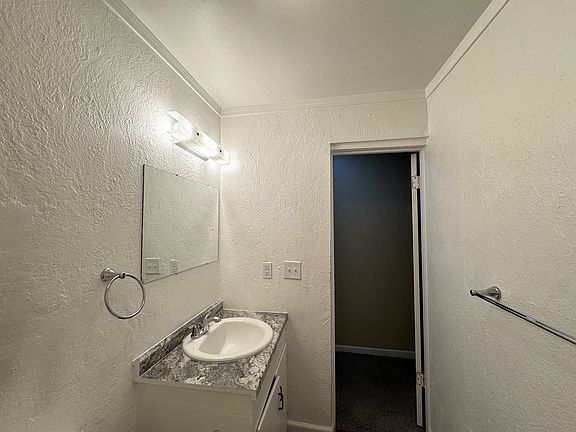4th image of 1223 S J St APT 3