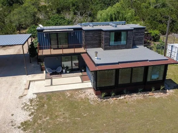 228 & 232 Spring Rd, Fredericksburg, TX 78624