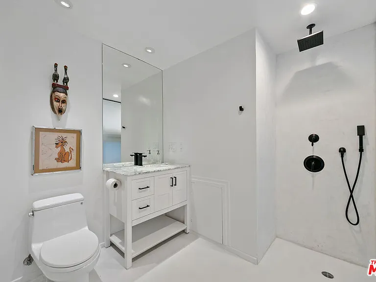24928 Malibu Rd — Photo 30