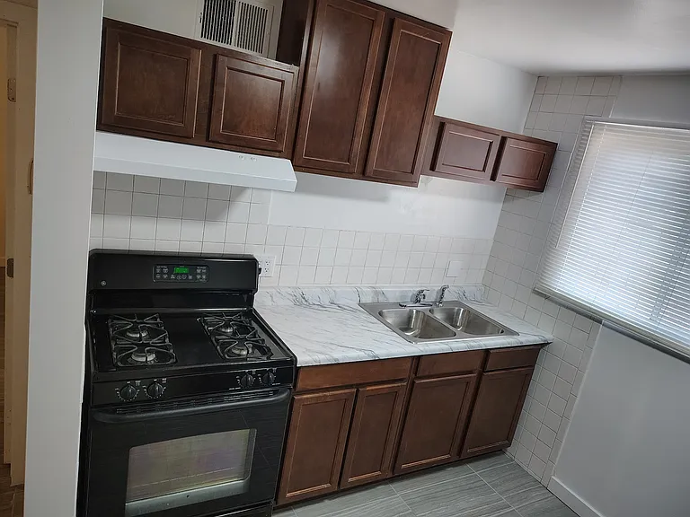 4236 N 12th St #21 — Photo 3