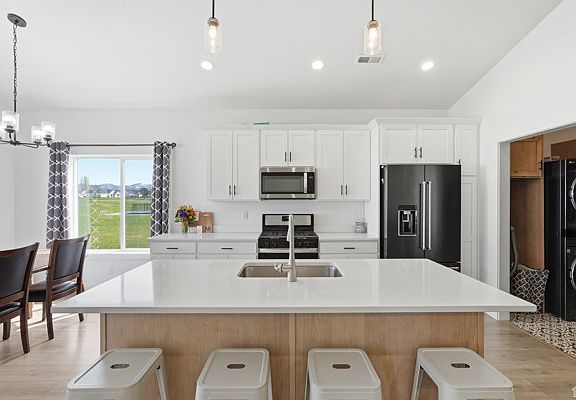 3rd image of 117 E Eagle Way