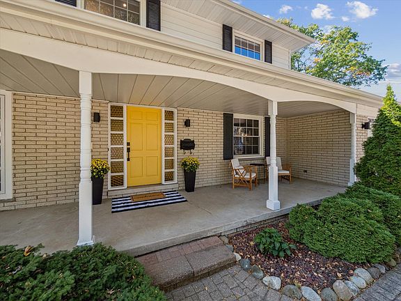 5th image of 24157 Twin Valley Ct