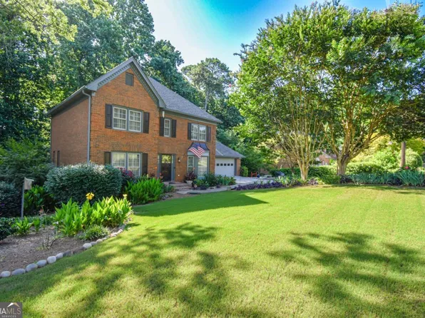 5245 Bowers Brook Dr, Lilburn, GA 30047