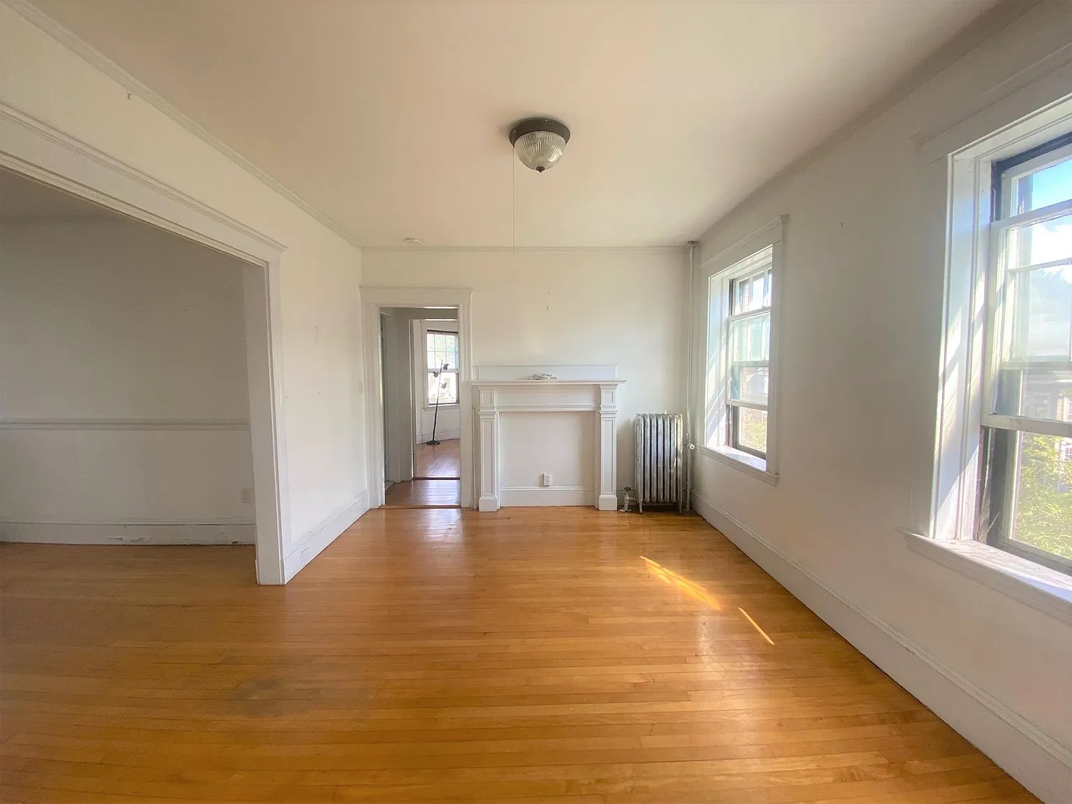 2 bed, 900 sqft, $3,600 — Photo 3