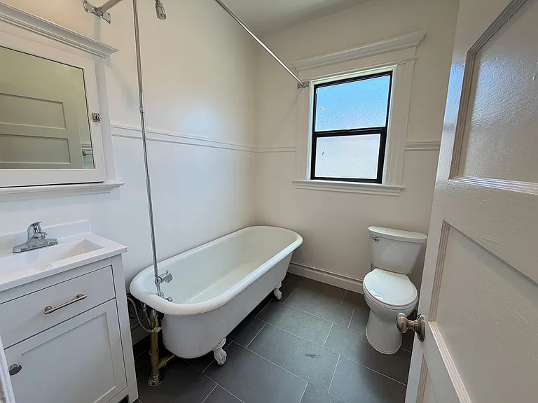 236-258 Hugo St #175R — Photo 17