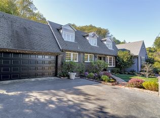 301 El Toyonal, Orinda, CA 94563