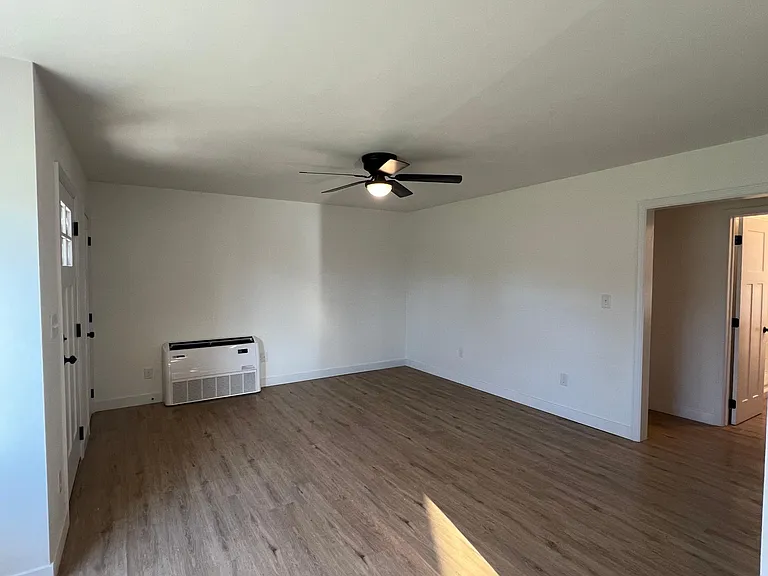 434 East Ave #A — Photo 5