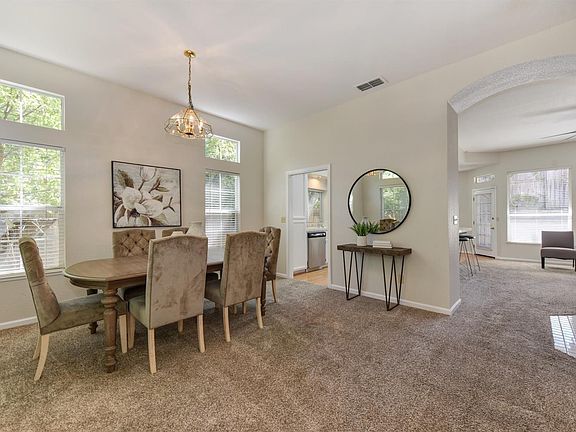 4th image of 170 Elkins Cir