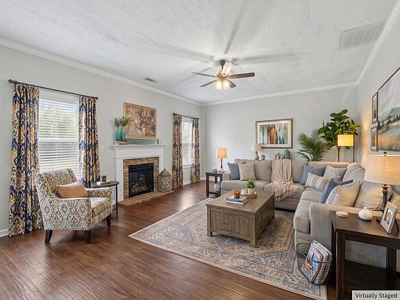 3rd image of 2513 Ridgewood Dr