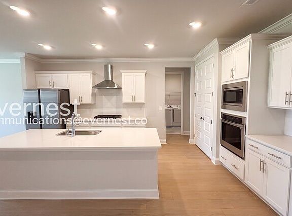 4th image of 22651 Donahue Dr