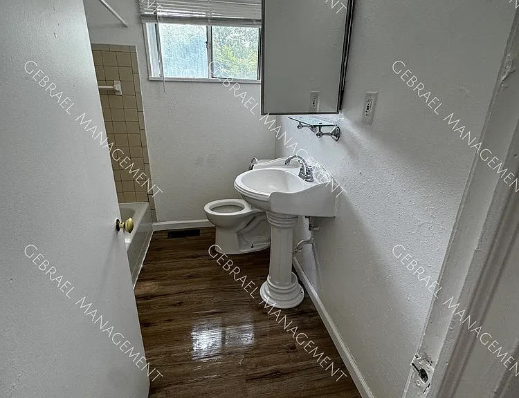 1183 E Lorado Ave — Photo 12