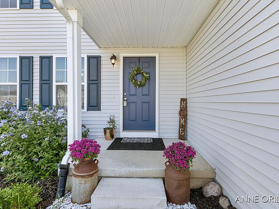 5th image of 414 Oak Hill Ct