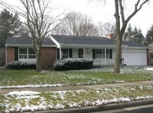 2406 Ravenswood Rd, Madison, WI 53711