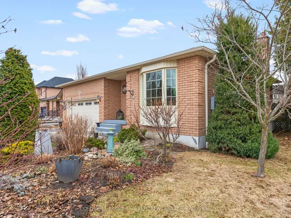 17 Saint Johns Ct, Uxbridge, ON L9P 1M3