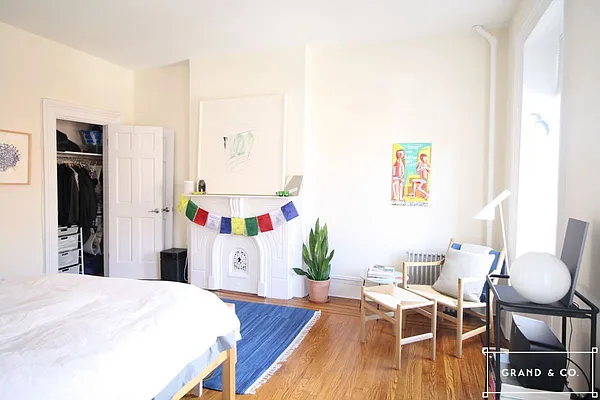 Rented by Grand & Co. | media 9