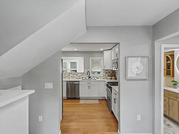 3rd image of 1410 E Road Six St