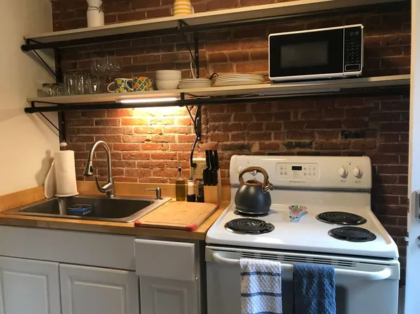 77 NWA, 77 N Winooski Ave #79, Burlington, VT 05401
