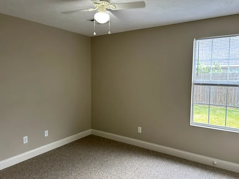 5057 Coopershill Dr — Photo 9