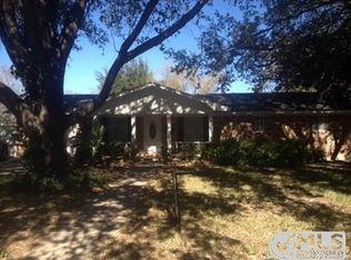 1026 Oakcrest Dr, Pleasanton, TX 78064