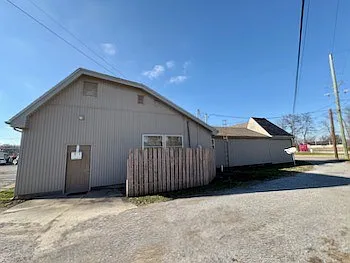 1207 W Main St — Photo 20