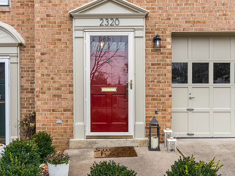 2320 Sanford St — Photo 3