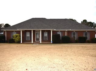 19 Eagle Wing Dr, Decatur, AL 35603