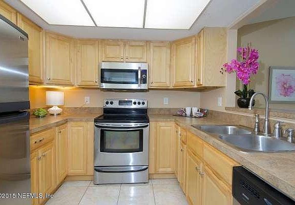 3rd image of 2245 Ironstone Dr W