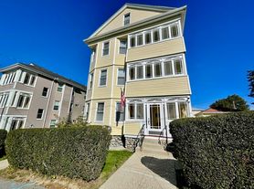 21 Watson Ave, Worcester, MA