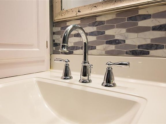 5th image of 1104 Quail Valley Ln Unit 217
