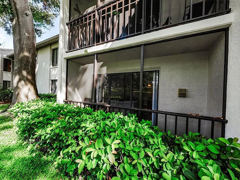 2575 Pine Ridge Way S #E1 — Photo 1