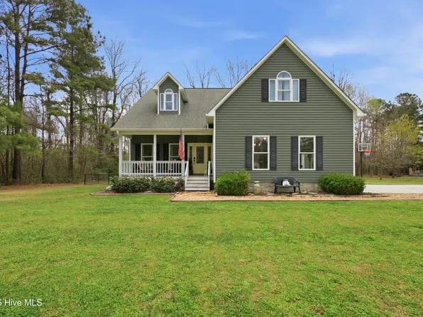 103 S Warren Crossing, Burgaw, NC 28425