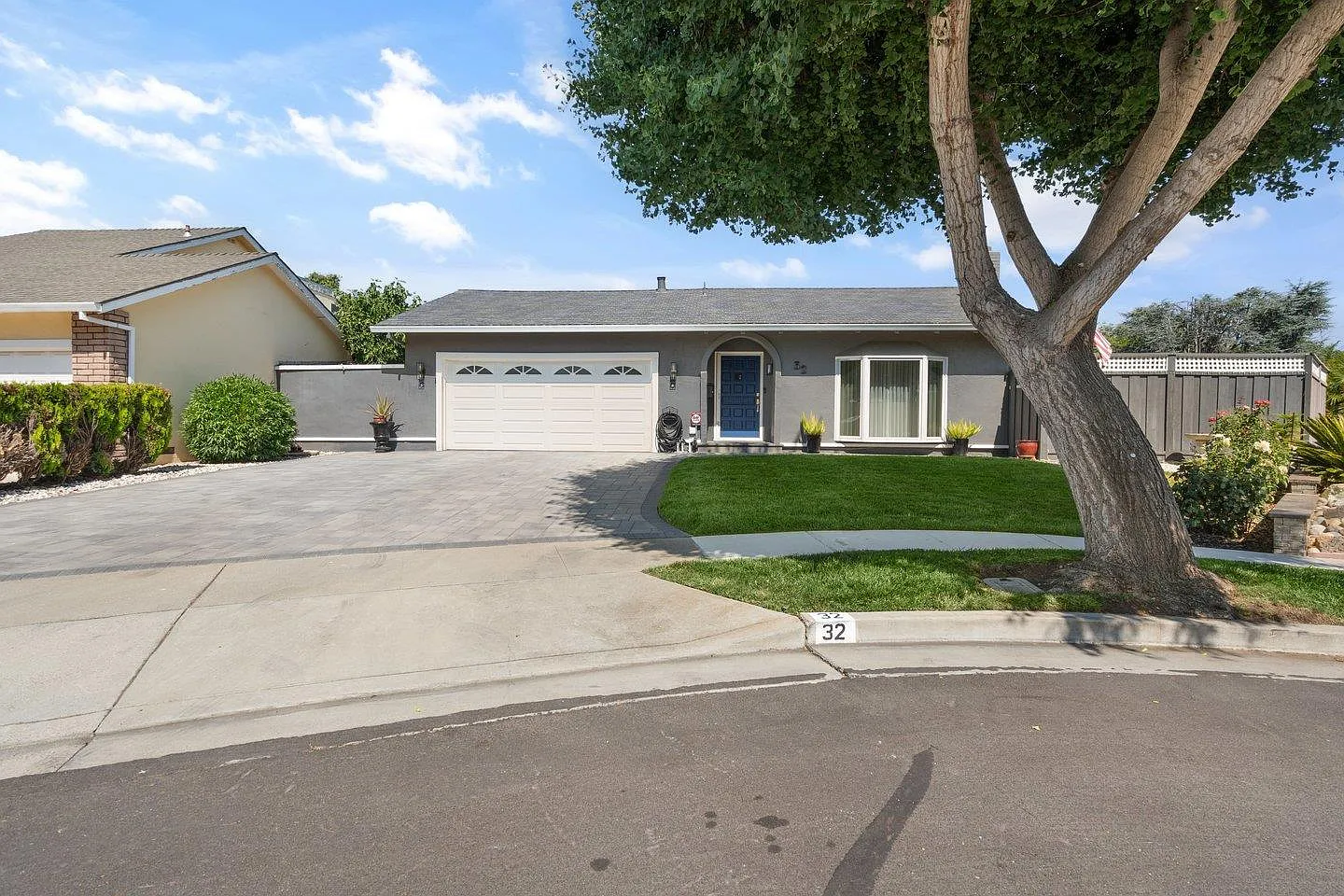 32 Darryl Dr photo 1