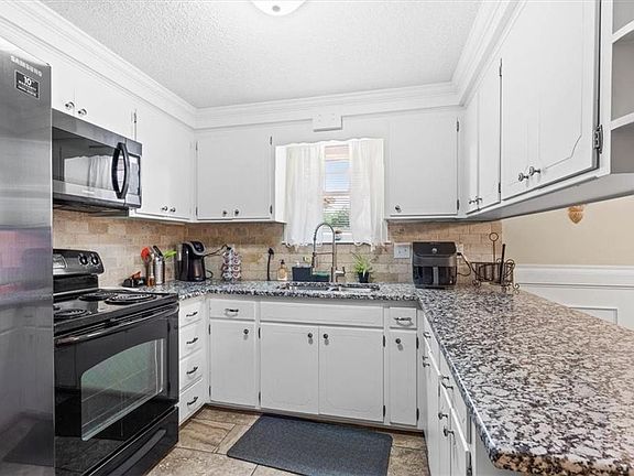 5th image of 2428 N 72nd Pl