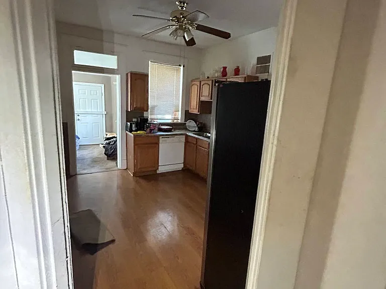 4890 Margaretta Ave — Photo 18