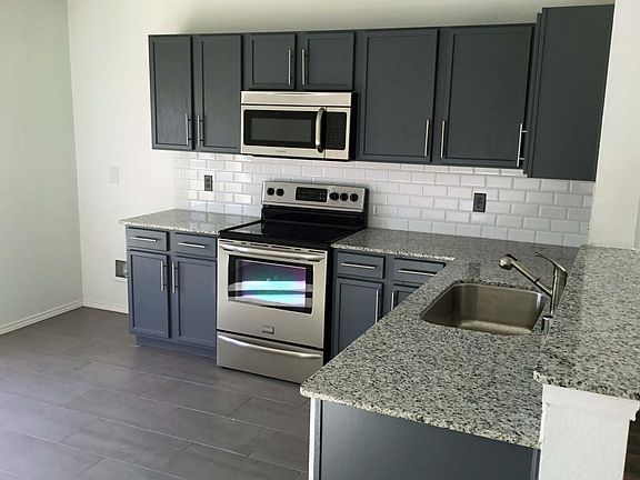 4th image of 1558 Thornhill Ln