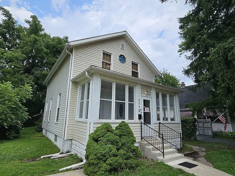 1112 E Cleveland Ave — Photo 2