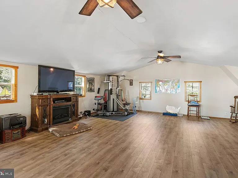 1348 Carpenters Point Rd — Photo 27