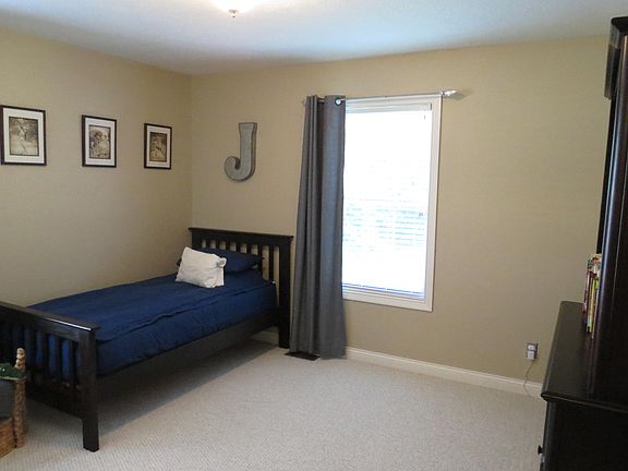 5th image of 549 N Admirals Pointe Dr