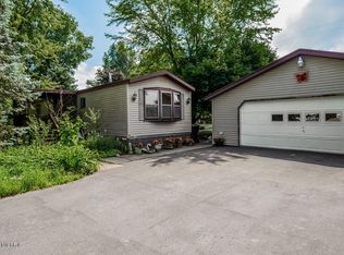 6017 Johnson Rd, Belding, MI 48809