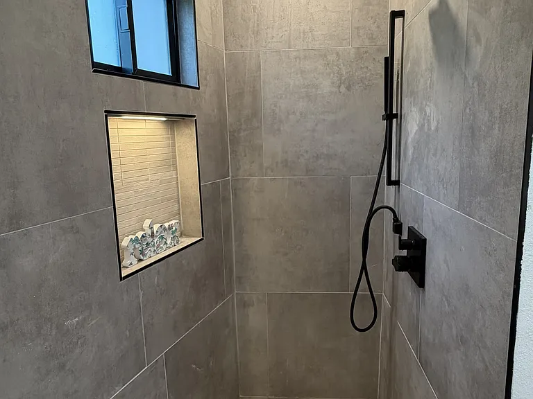Curbless shower and 3-function shower system