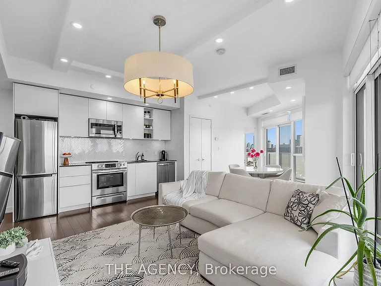 30 Ordnance St #1811 — Photo 2