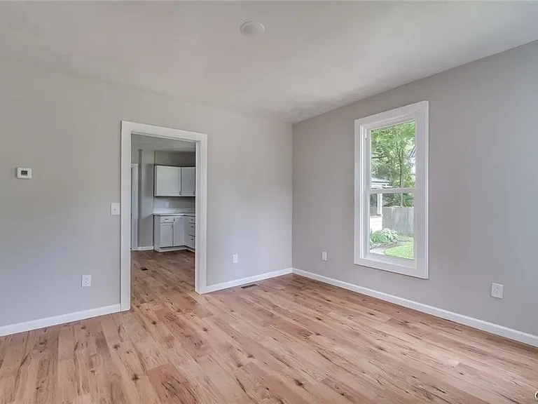 125 N Hamilton St — Photo 10